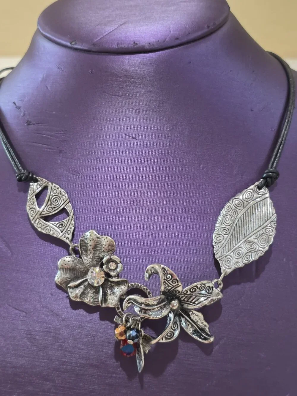 Vintage Contemporary Floral Lily Pansy Bib Charm Silver Black Statement Necklace